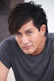 Pete Thongchua isPhasin